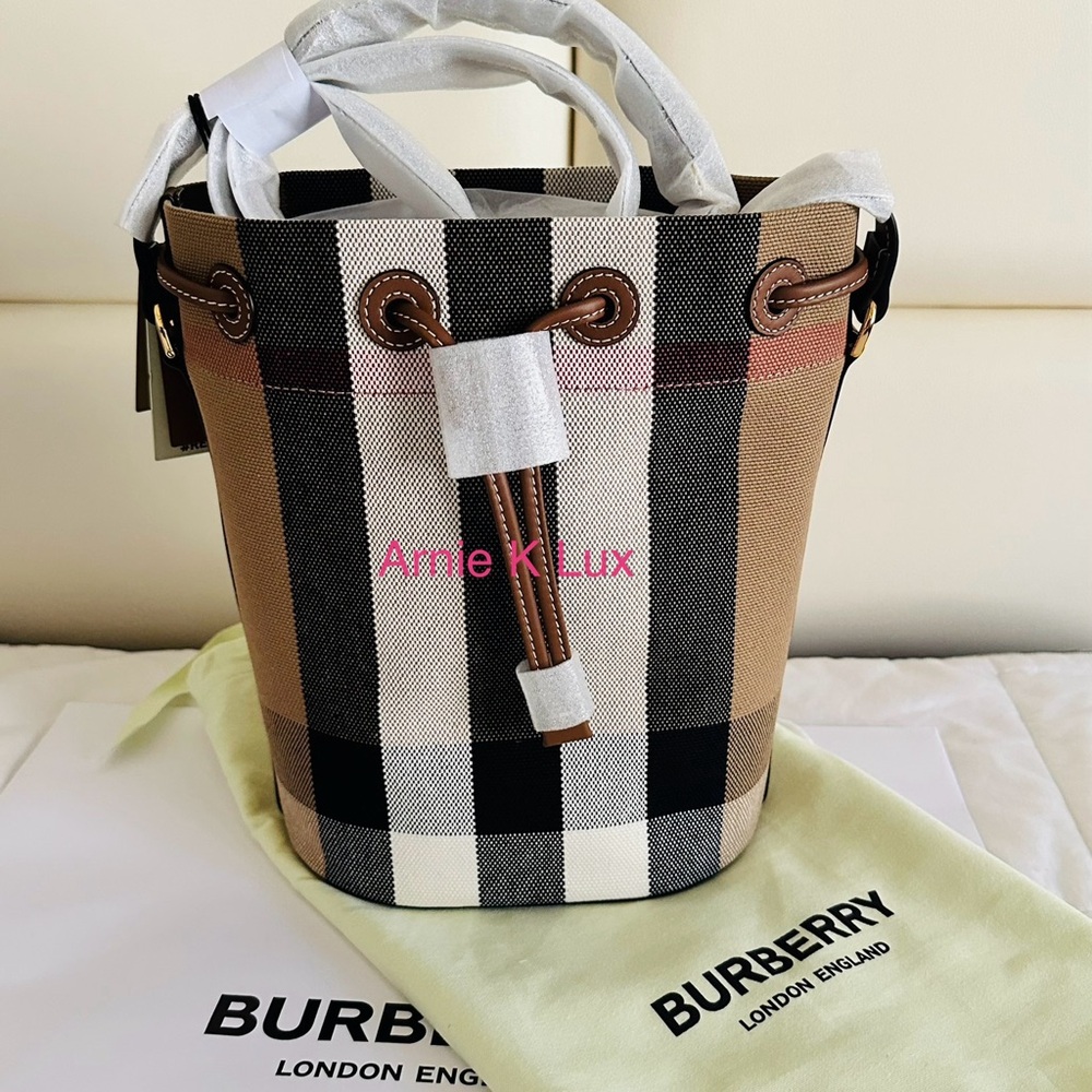 AUTHENTIC BURBERRY BUCKET BAG